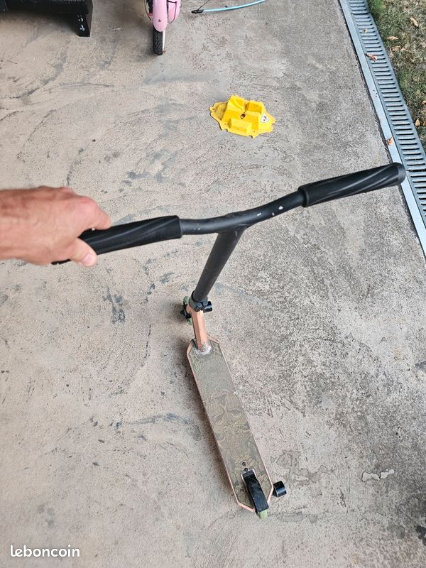 Trotinette street freestyle (image 3)