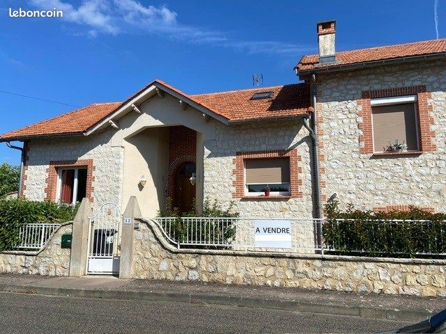 Maison 10 pièces 200 m² · à Caussade · 200 m² · 299 900 €