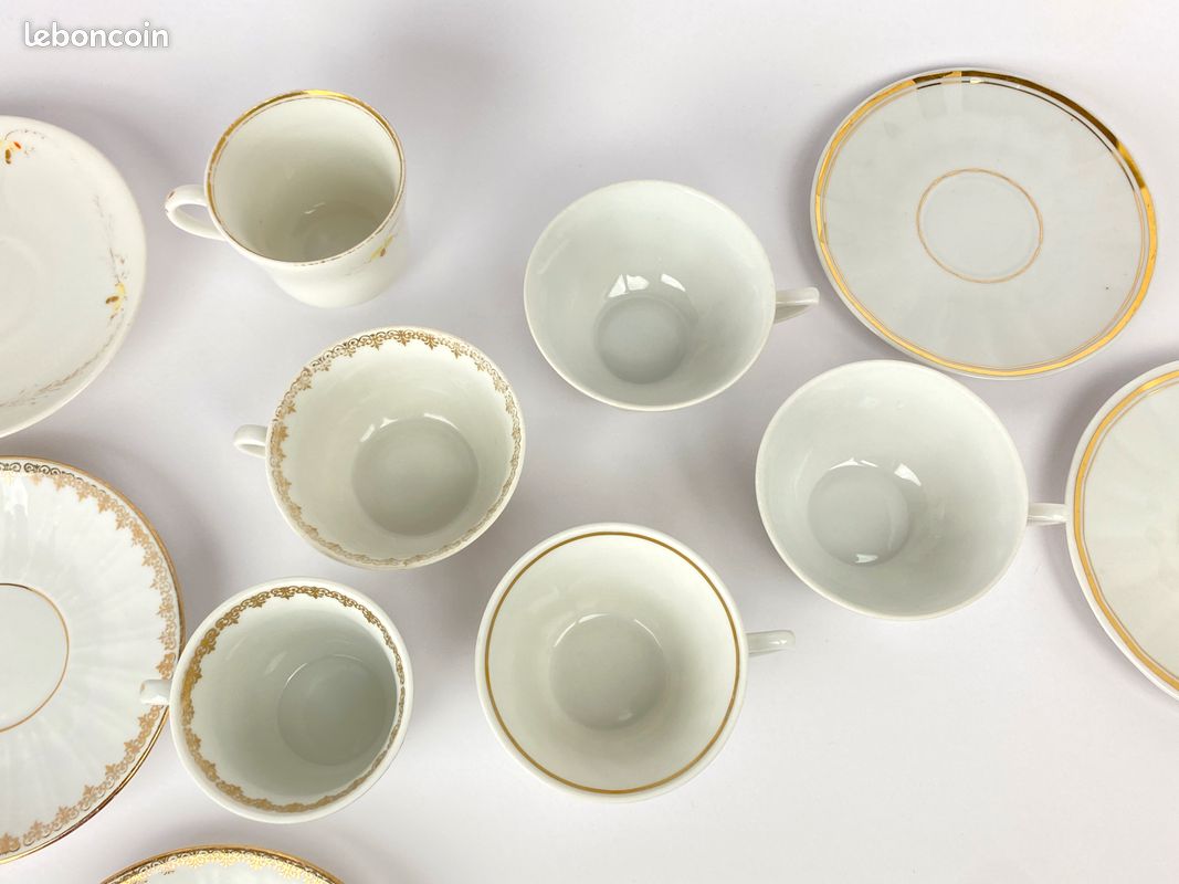 Lot De 13 Tasses Et Sous-tasses Dépareillées Vintage - Charme D'antan
