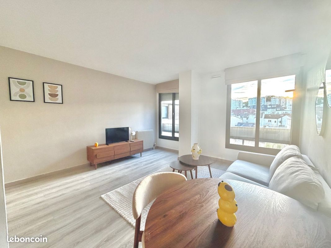 Appartement 1 pièce 29 m² · à Suresnes · 29 m² · 1 095 €