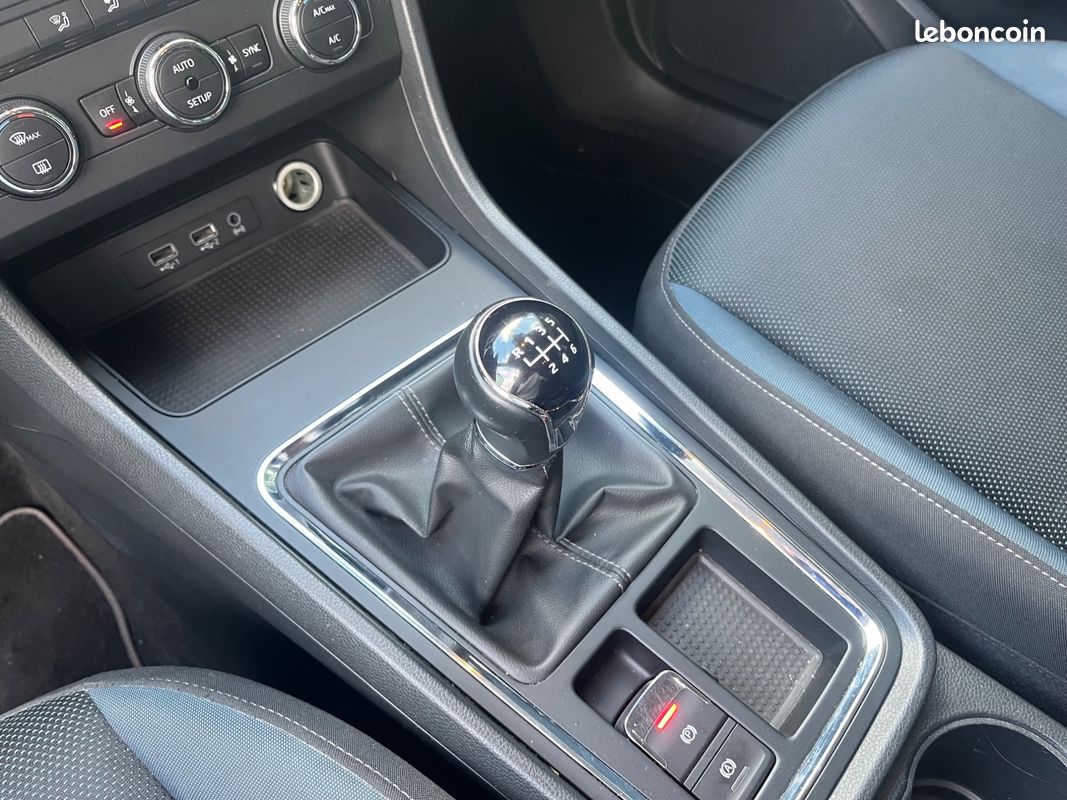 SEAT ATECA 1.5 TSI 150 ACT FR START-STOP CARPLAY RADAR DE RECUL VIRTUAL COCKPIT CLIMATISATIOn (image 31)