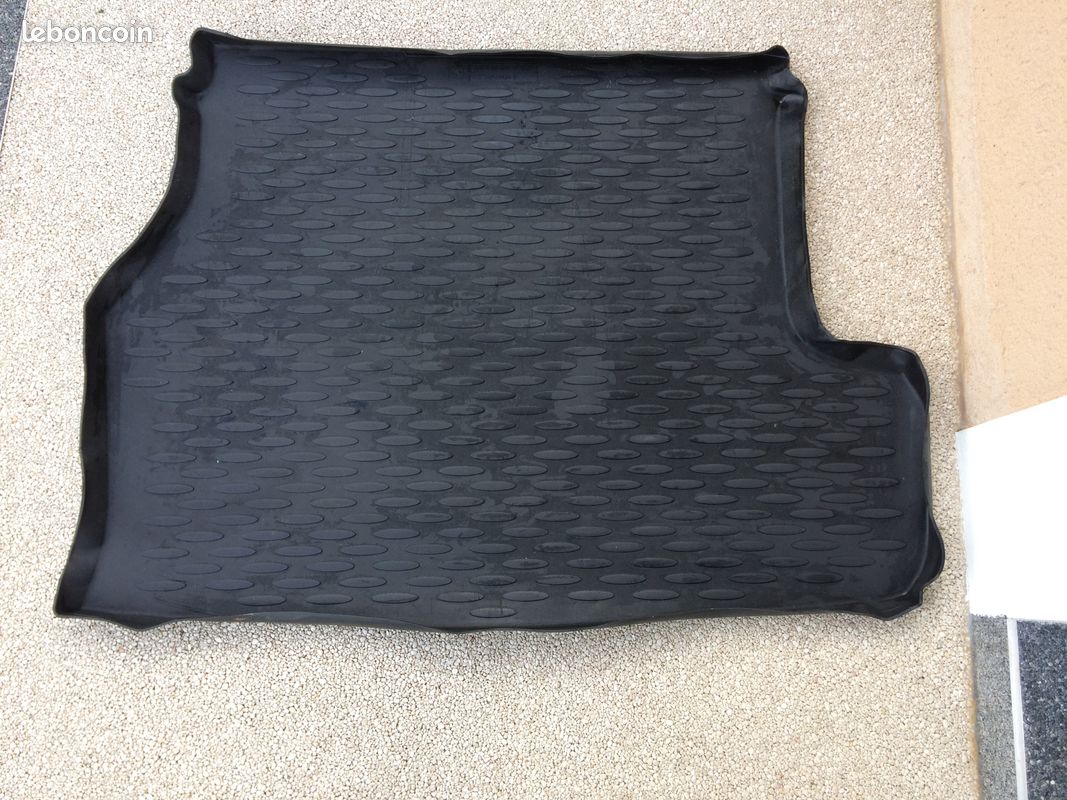 TAPIS PROTECTION DE COFRE BMW serie 3 (image 1)