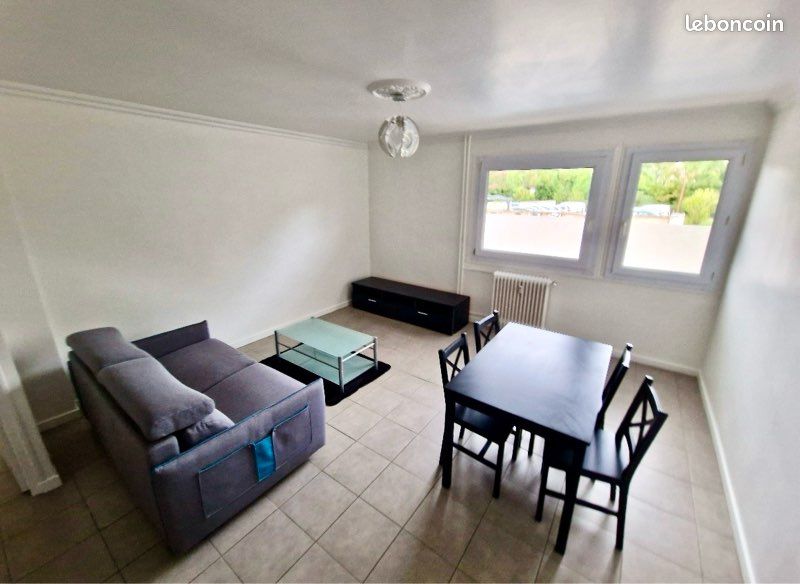 Parking 55 m² · à Poitiers · 55 m² · 799 €/mois