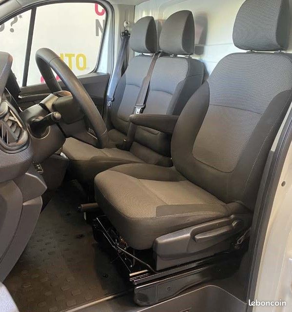 Renault Trafic 3 L2H1 2.0 BLUEDCI 130 CONFORT (image 6)