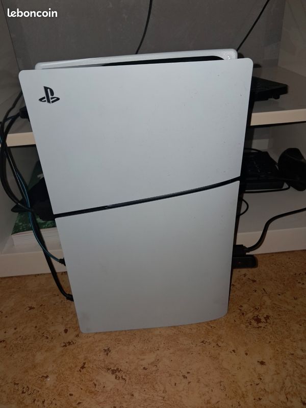 Vend ou échange ma ps5 contre un pc gamer (image 1)