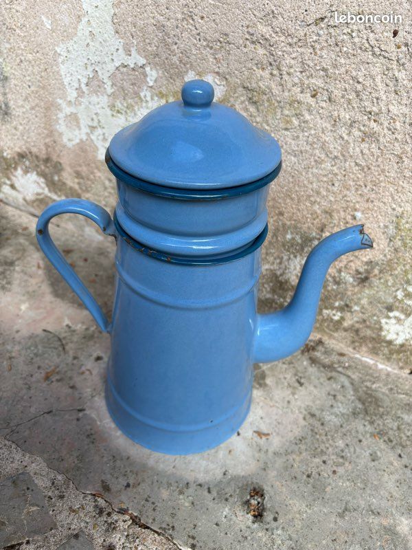 Ancienne Cafetière émaillée Bleu Cobalt - Style Rétro - Fabriquée En Yougoslavie - Avec Couvercle