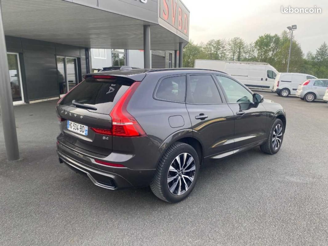 Volvo XC60 II 2.0 B4 197 PLUS STYLE DARK Mild-Hybrid DIESEL (image 4)