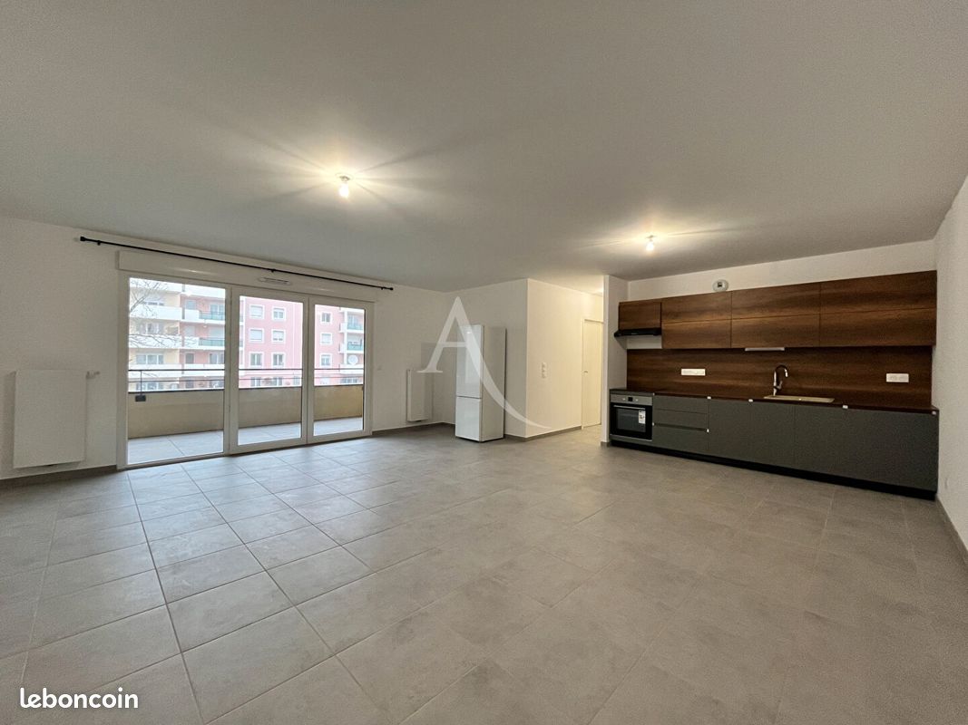 Appartement 4 pièces 85 m² · à Saint-Julien-en-Genevois · 85 m² · 2 000 €