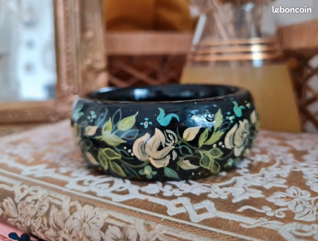 Bracelet Ancien Vintage Rigide - Finement Gravé Motif Floral - Couleur Or - Occasion - Sans Marque