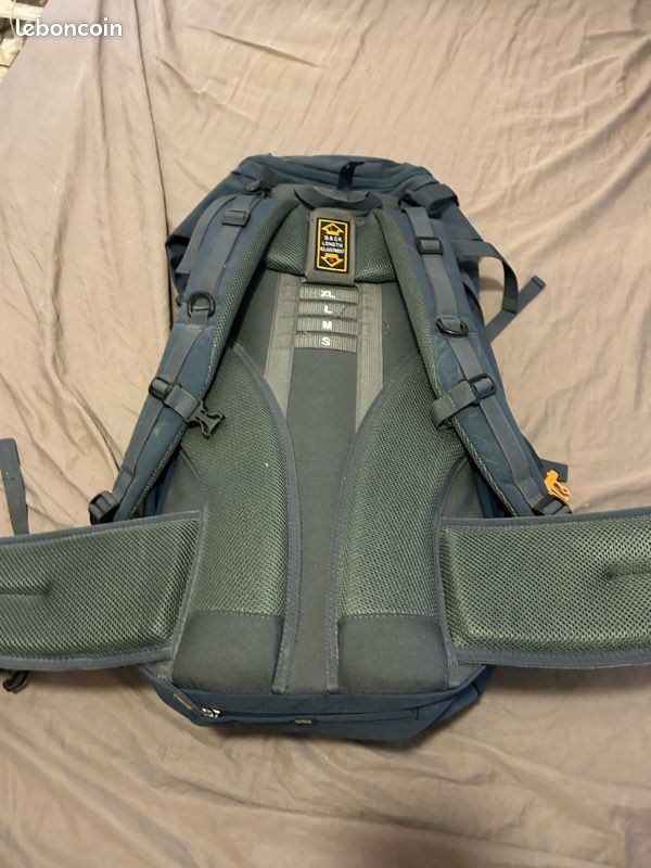 Sac de randonnée grosse marque 50l neuf jamais servi (image 2)