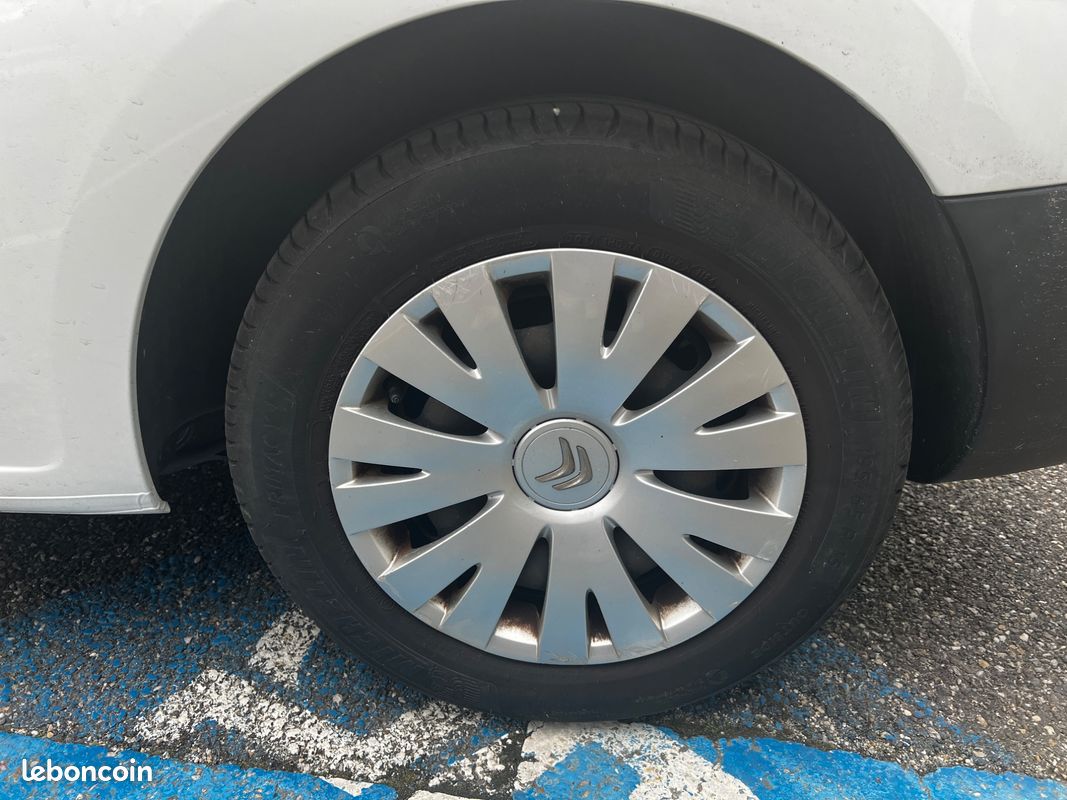 Citroen berlingo vu cabine approfondie 1.6 bluehdi 99 ch xl l2 confort / distribution faite (image 20)