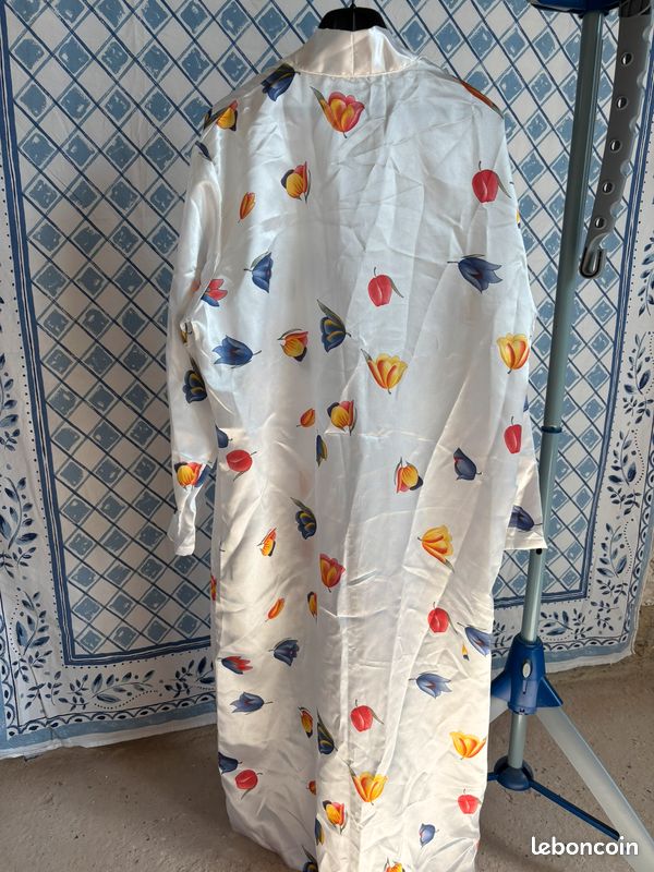 Robe de chambre blanche avec fleurs 42/44 (image 2)
