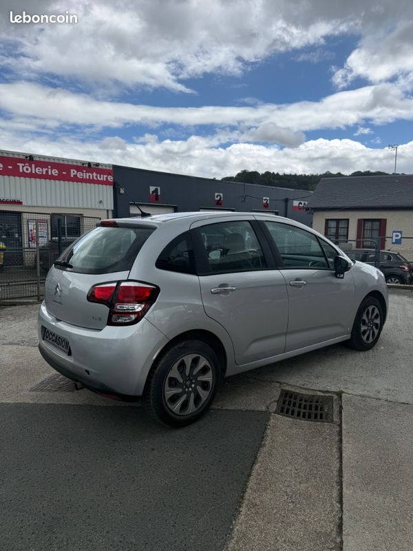 Citroën C3 1.4hdi 70 2eme main véhicule propre full options (image 5)