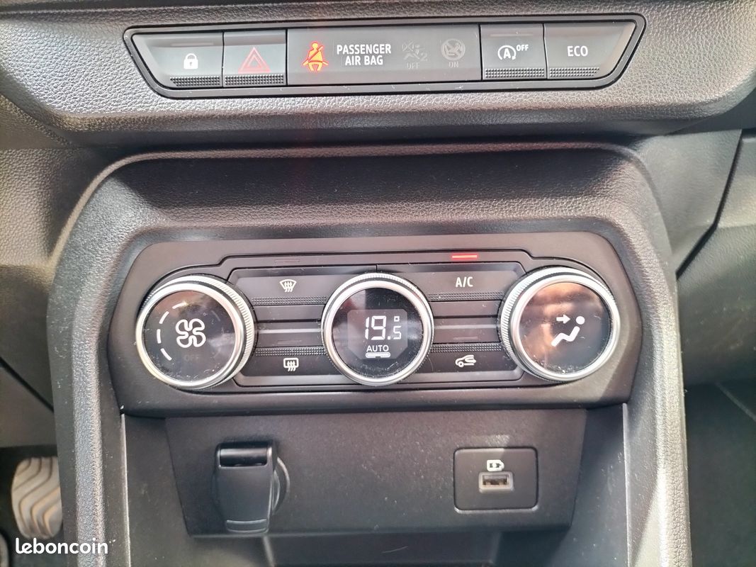 Dacia sandero 1.0 tce 90 confort (image 29)