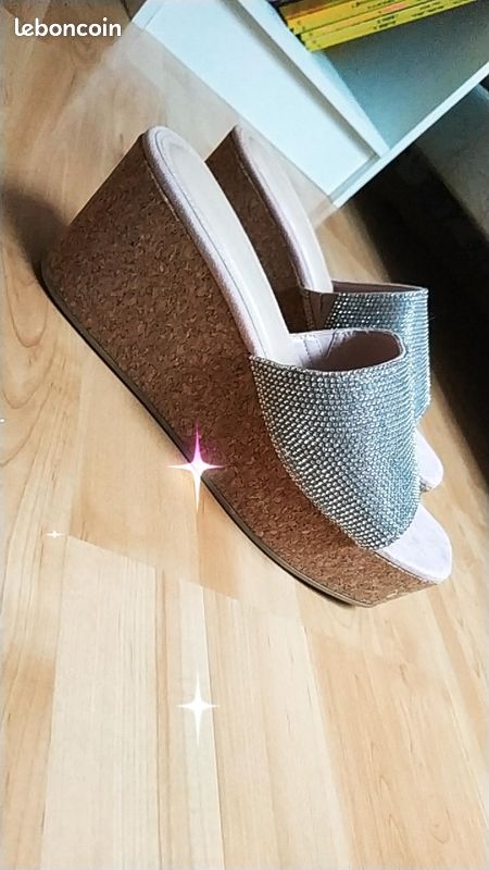 Chaussures pailletés avec strass brillants (image 2)