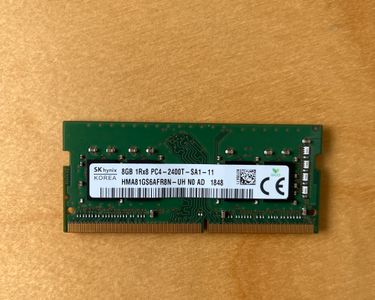 8GB PC PORTABLE RAM SK hynix PC4 - 19200 DDR4 2400T HMA81GS6AFR8N-UH