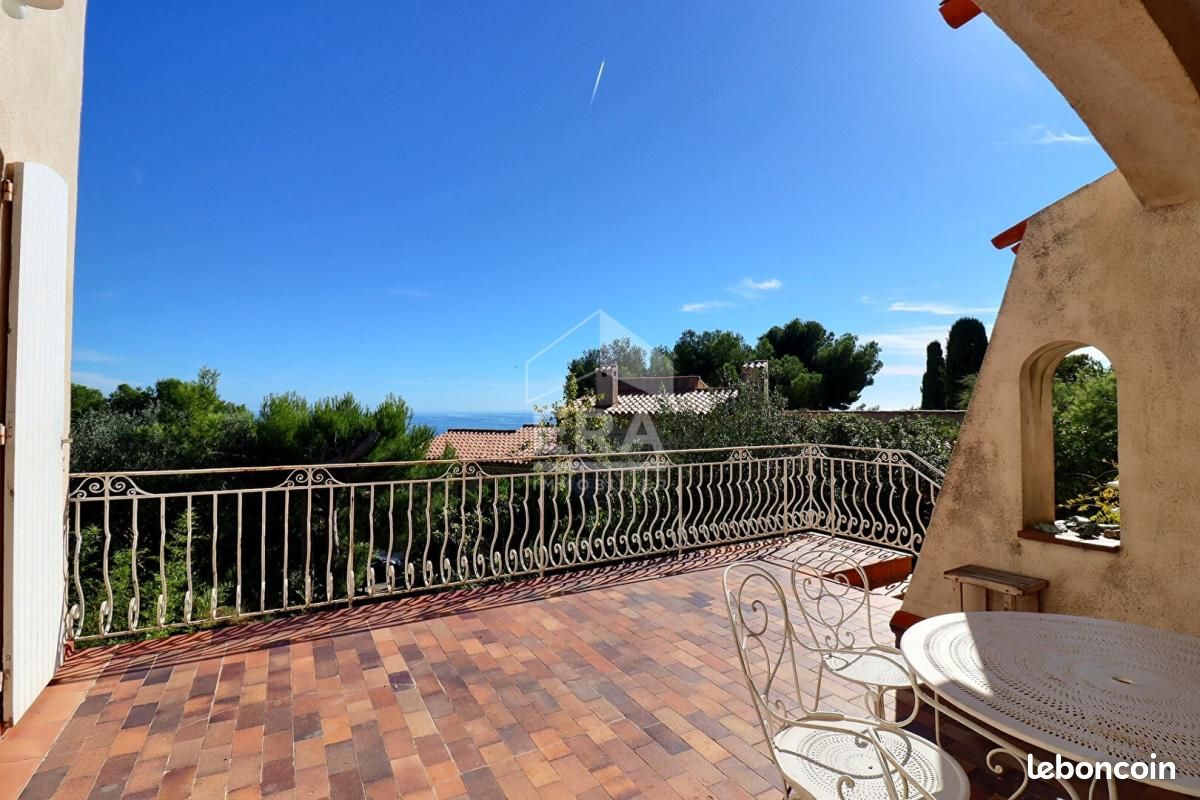 Maison 6 pièces 240 m² · à Sausset-les-Pins · 240 m² · 862 000 €