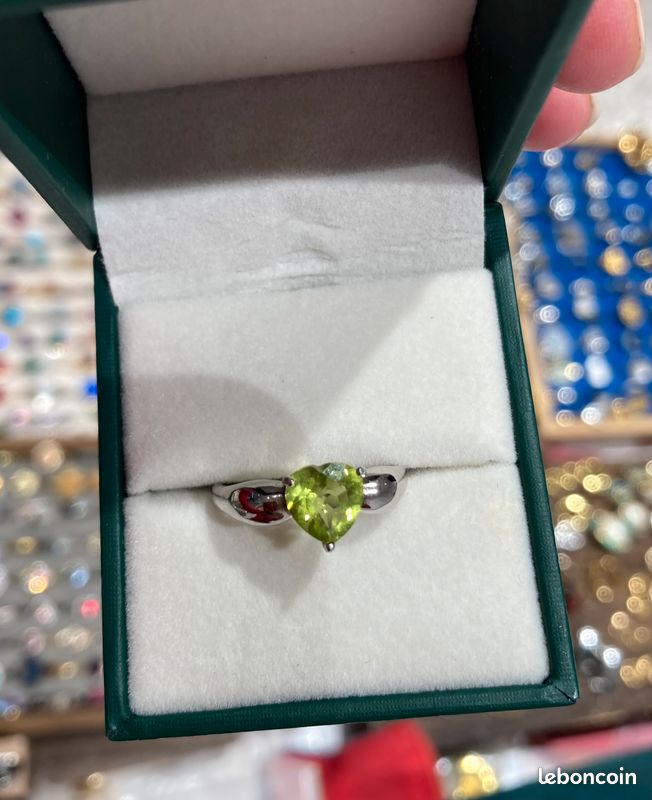 Bague En Argent Massif 925 Avec Péridot Naturel De 21 Carats - Taille 58 - Forme Rectangle Surélevée - Neuf Avec Étui