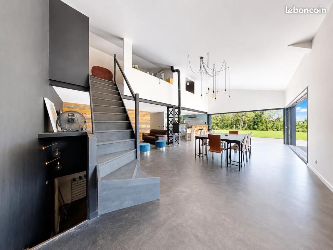 Maison 6 pièces 260 m² (image 1)