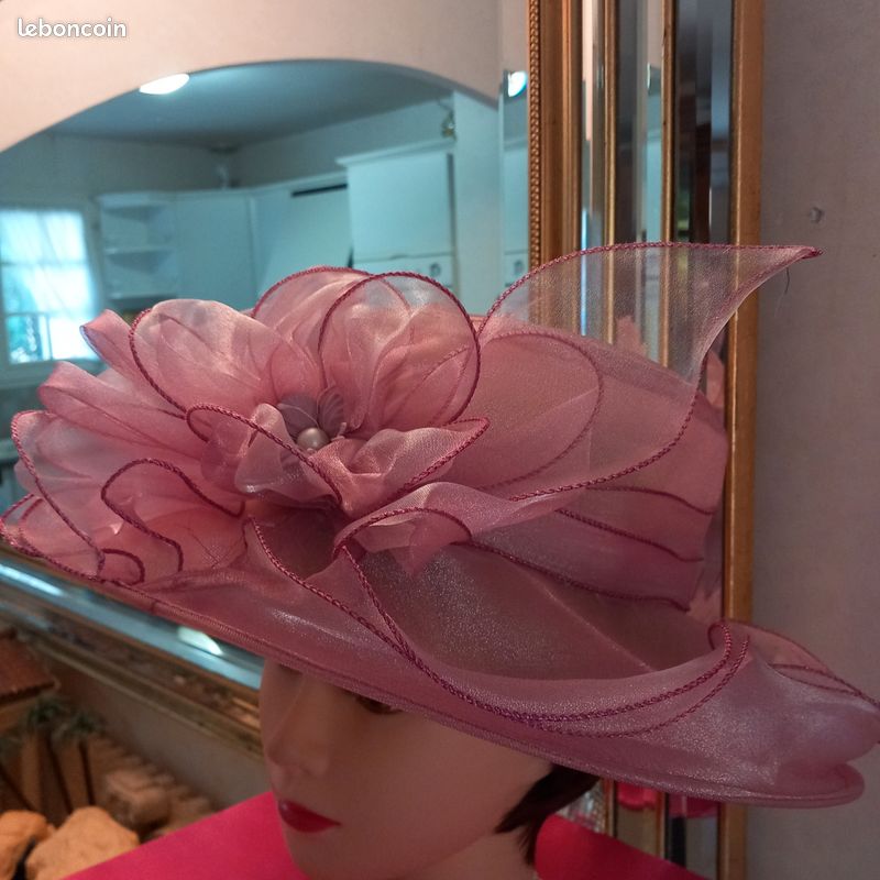 Chapeau bonnet bob rose fuchsia brodé CHARLOTTE AUX FRAISES Taille 1