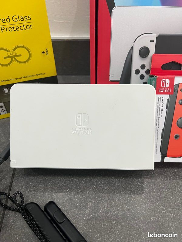 Nintendo Switch oled + accessoires (image 4)