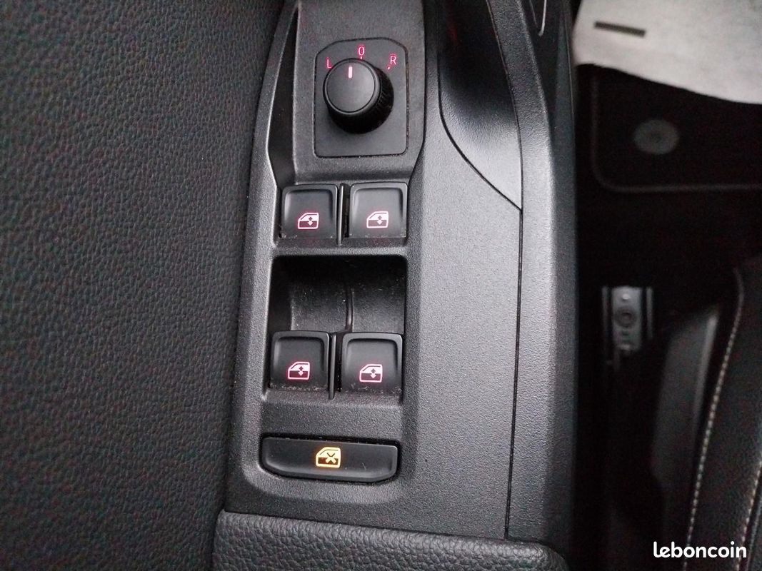 SEAT Arona 1.0 EcoTSI 95 ch Start/Stop BVM5 Urban (image 30)