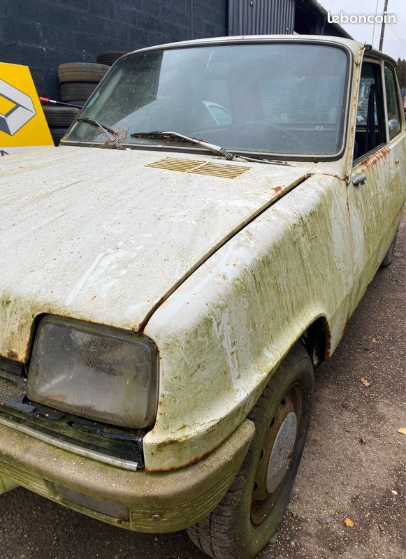 ODEON - Voiture de 1976 couleur verte - RENAULT 5 TL - 1/43