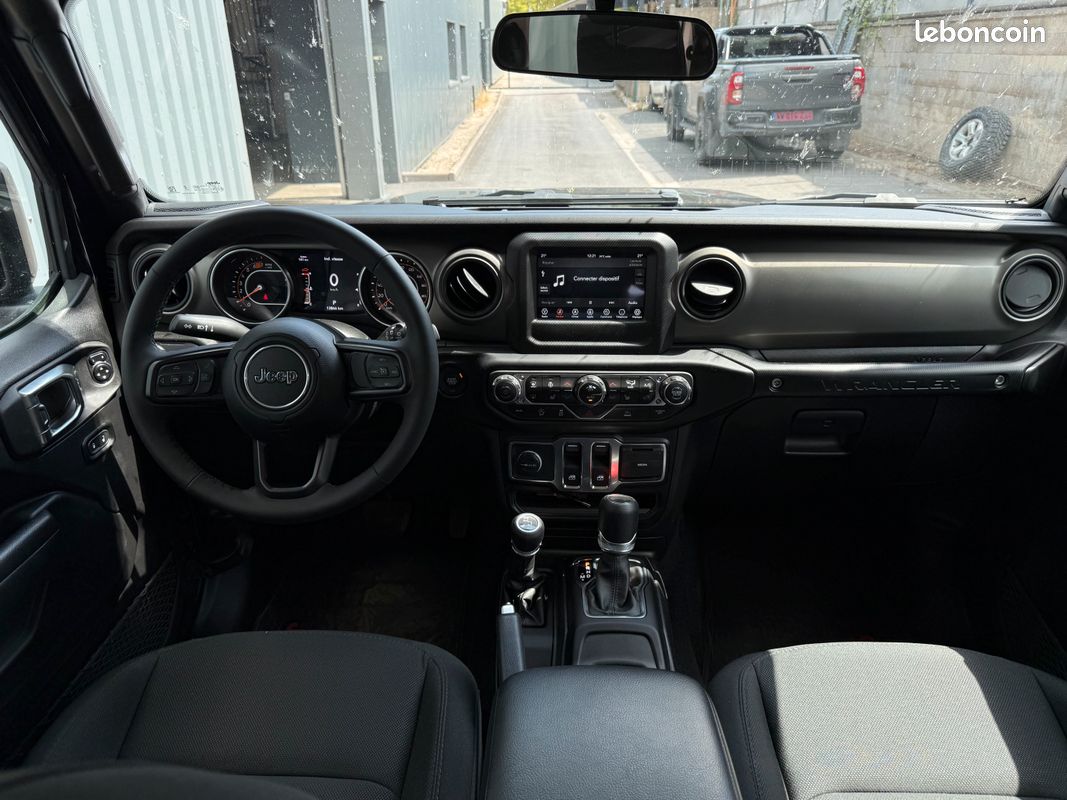 Jeep wrangler edition willys 2.0l 272ch 2 places tva recuperable (image 5)