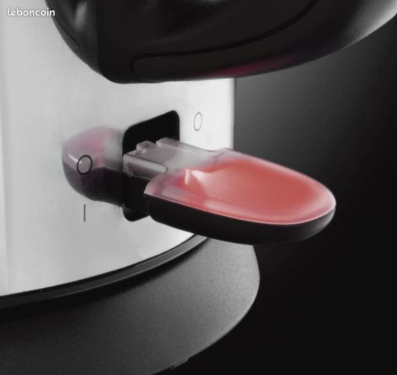Bouilloire Electrique Russell Hobbs Victory 1 L, 2400W, Design Acier Brillant, Ebullition Rapide, Niveau d'eau Visible, Marqueurs 1/2/3 tasses, Filtre Anticalcaire amovible - 24990-70 (image 7)