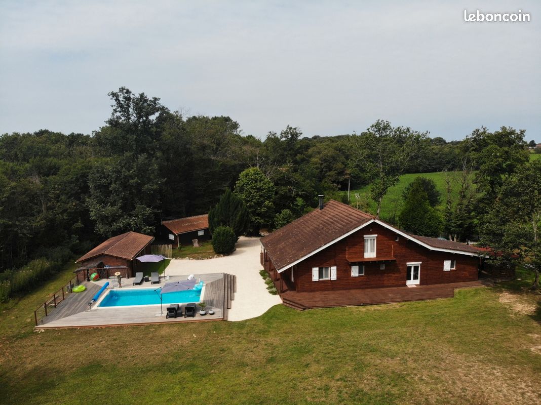 Maison 12 pièces 276 m² · à Lalinde · 276 m² · 470 000 €