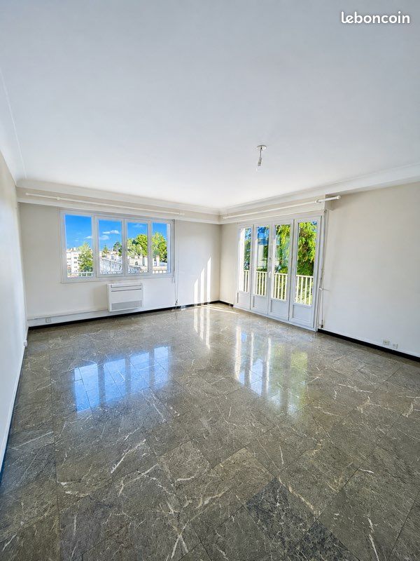 Appartement 4 pièces 103 m² · à Nantes · 103 m² · 220 000 €