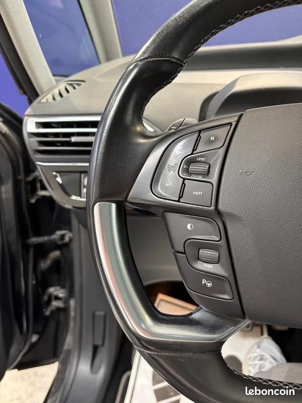 CITROEN C4 Picasso 2.0 HDI 150ch Exclusive - 2015 - Caméra de recul - Bluetooth - LED (image 26)