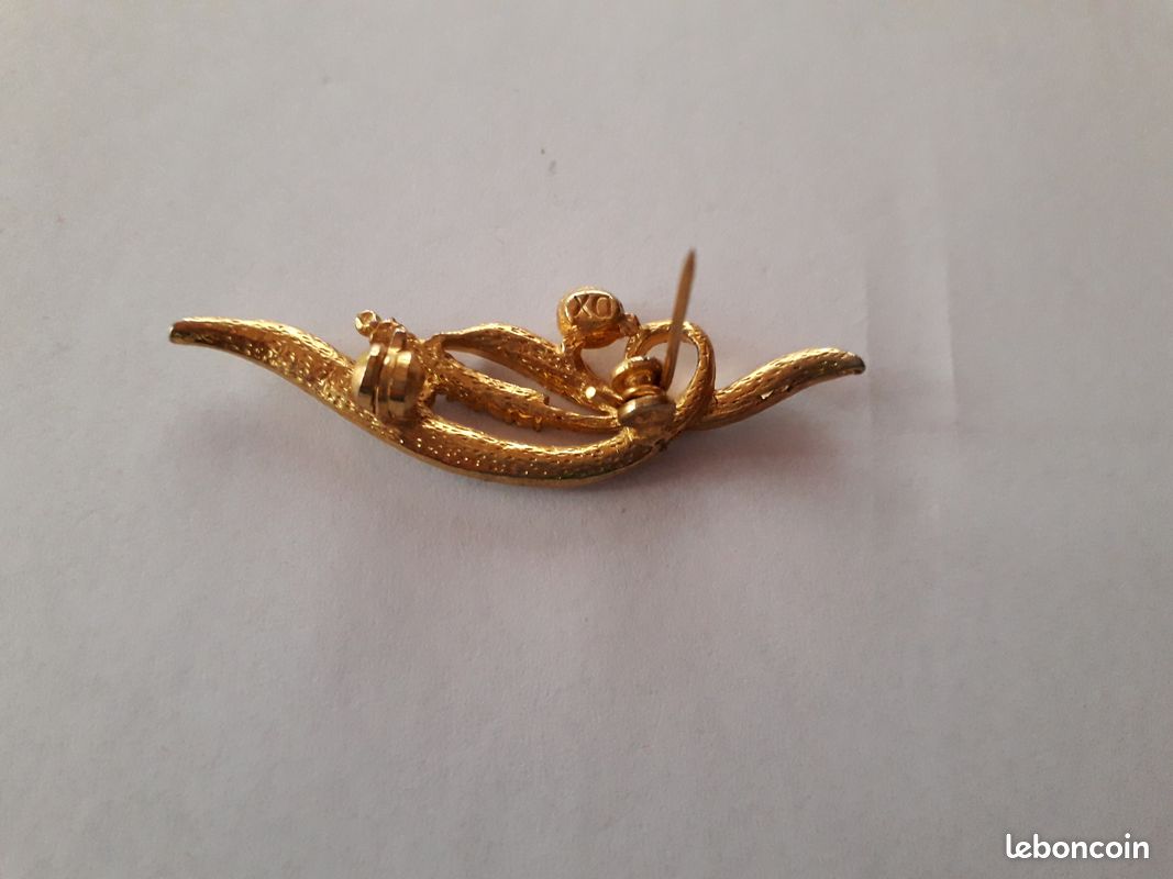 Broche desgn (strass) (image 2)