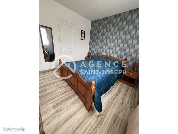 https://img.leboncoin.fr/api/v1/lbcpb1/images/c5/16/5d/c5165df57f0c4b3819360a666f04ee1678f575d3.jpg?rule=ad-image