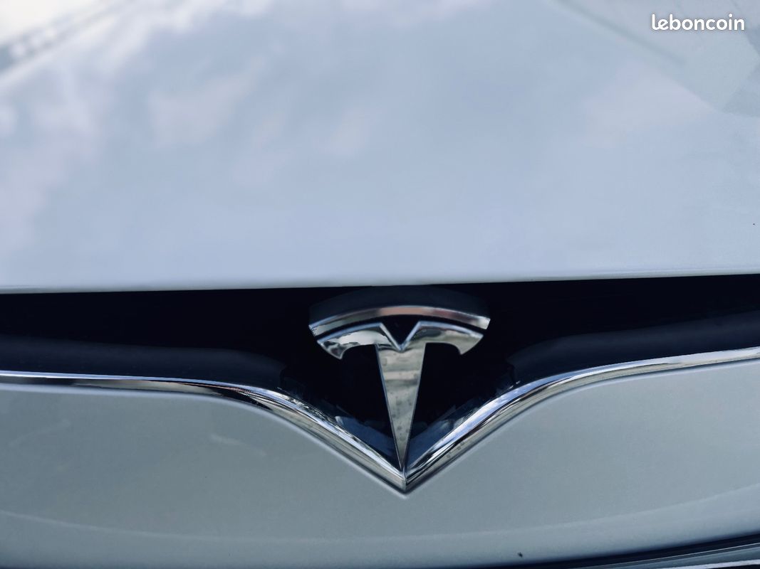 TESLA Model S 320CH BASE + 2EME MAIN + TOIT OUVRANT/PANO + AUTO PILOT + CAMERA DE RECUL + GARANTIE 12 MOIS (image 49)