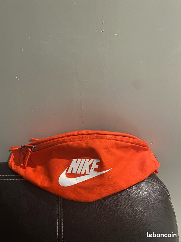 Fanny Pack Banane Nike Orange Banane Nike Orange Accessoires Bagagerie