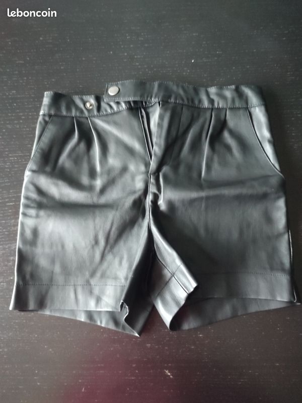 Short Kiabi noir taille 8 ans (image 1)