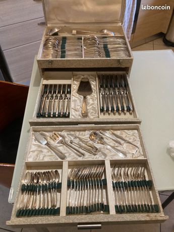 Silver plate flatware set for 12 place settings - Orfèvrerie Frionnet