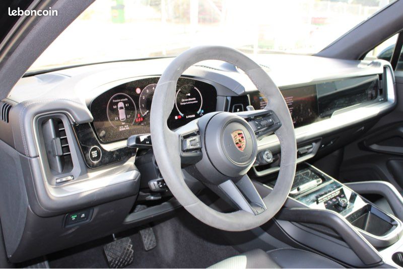 Cayenne E-Hybrid / Hybride /Pneus neufs / Etat neuf (image 8)