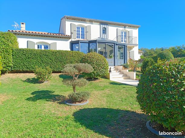 Villa 4 pièces 201 m²