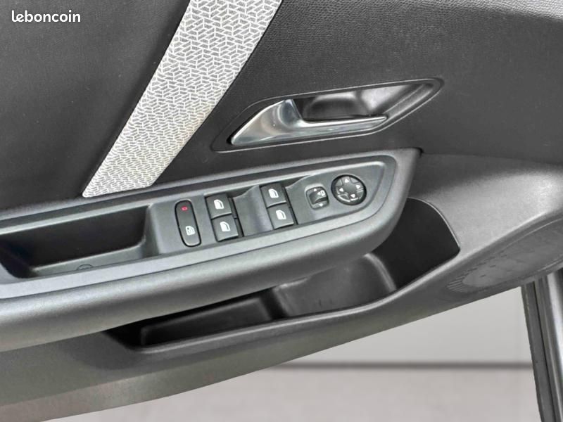 Citroen C4 BlueHDi 130ch S&S Shine EAT8 (image 15)