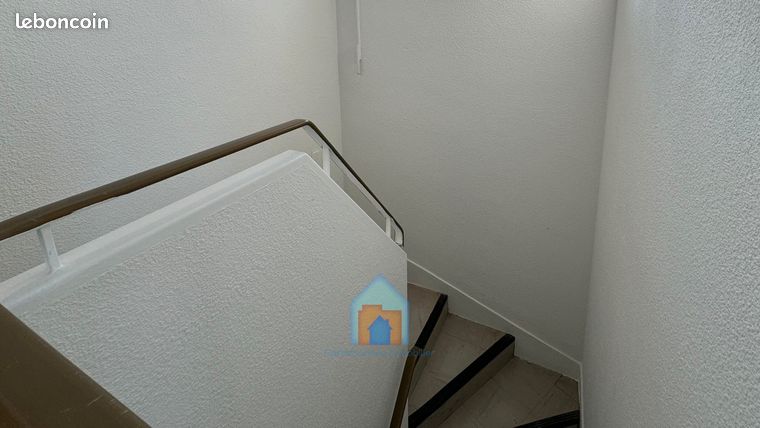 https://img.leboncoin.fr/api/v1/lbcpb1/images/c5/1d/b9/c51db995d14ea7a9b95bea9bdf3d7cda2b19aeb0.jpg?rule=ad-image