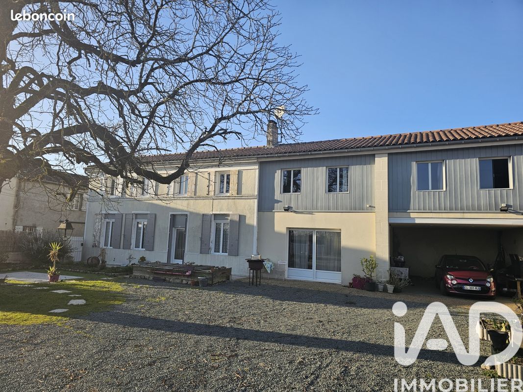 Maison 10 pièces 296 m² · à Migron · 296 m² · 265 000 €