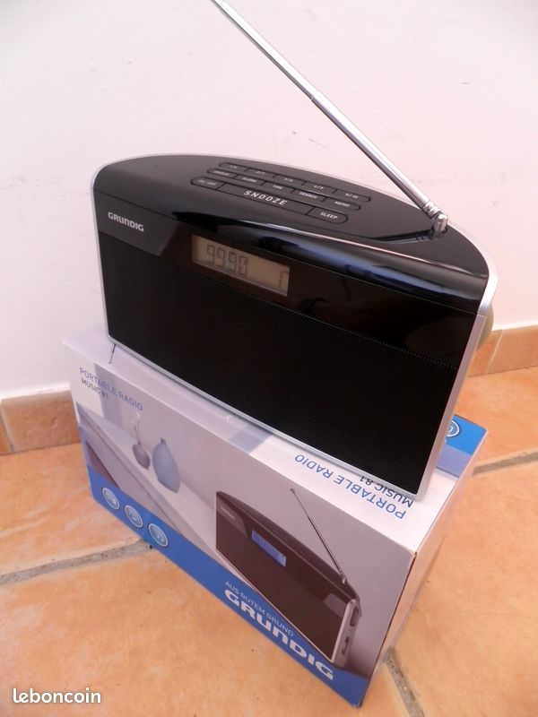 Radio portable GRUNDIG (image 1)