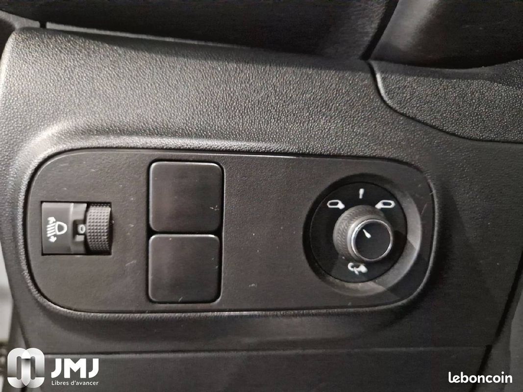 CITROEN C3 PureTech 110 S&S BVM6 Shine Pack (image 17)
