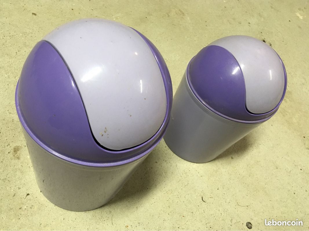 Lot de deu. Poubelles mauves violettes (image 2)