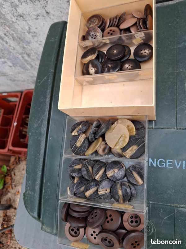 Gros lot de boutons (image 5)