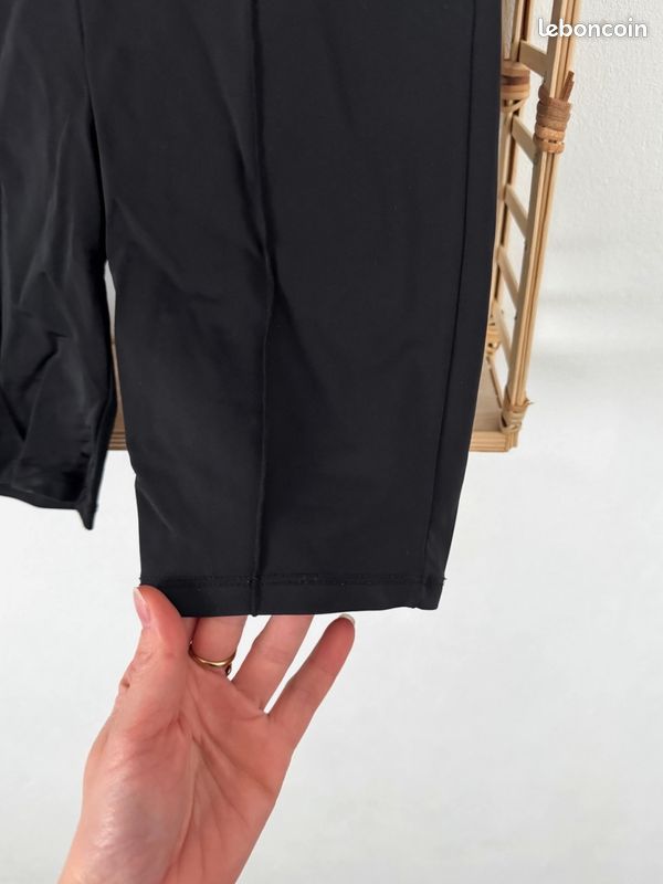 Short cycliste noir BERSHKA (image 2)