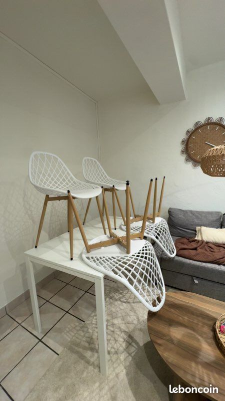 Table et chaises à vendre (image 2)