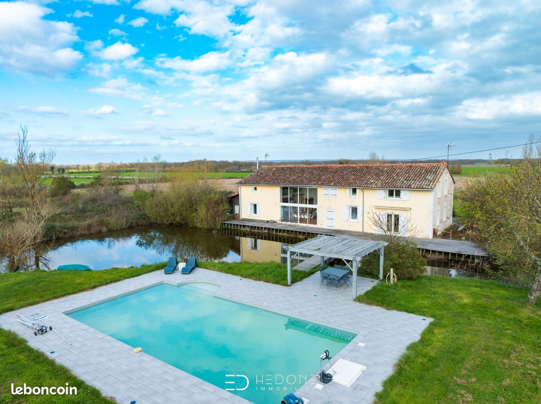 Maison 6 pièces 310 m² · à Grenade · 310 m² · 549 000 €